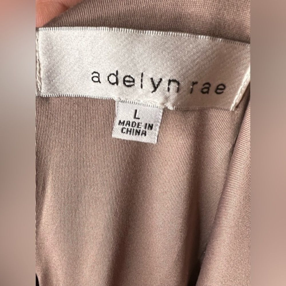 Adelyn Rae Women's Ruffle Shoulder Tan Sheath Dress Size Large - Picture 11 of 11